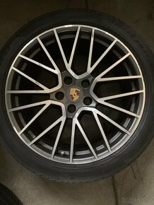 PORSCHE - 9