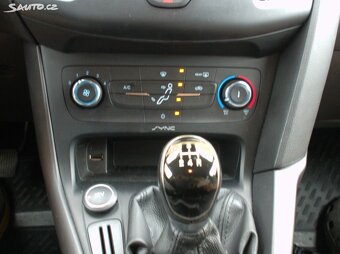Ford Focus 1,6 16V hatch. parksenzory,BT,nové rozvody - 9