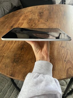 Apple iPad 10.9"; 10 gen.; WiFi 64GB - Silver - Výborný sta - 9