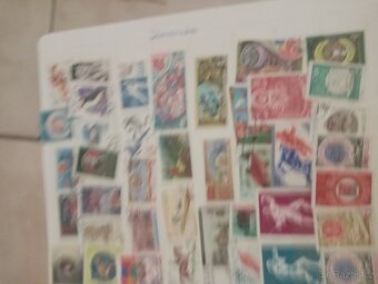 Poštovní známky 8 - 9