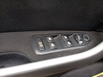 Peugeot 308, 1,6HDi, 82kW, navigace, TZ, čidla přední+zadní - 9