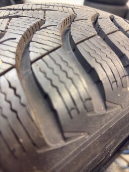 Mercedes benz GLA 215/60/17 Michelin Alpin A1564000000 - 9
