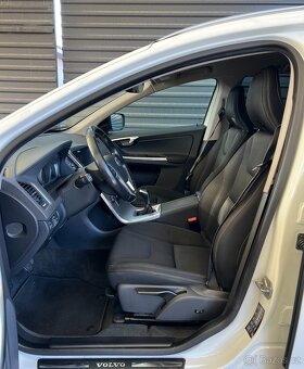 Volvo XC60 110 kW, 2.0 D3, BIXENON, NAVI - 9