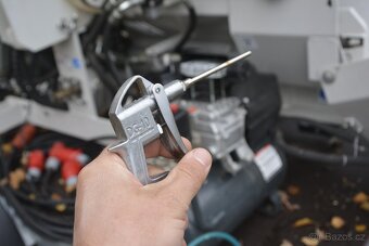 Štípací poloautomat se zvedacím stolem - SPZ - 400V / benzín - 9