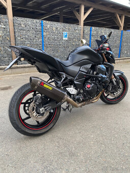 Kawasaki Z750R - 9