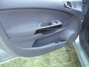 Opel Corsa 1.2,1.majitel,ČR,serviska - 9