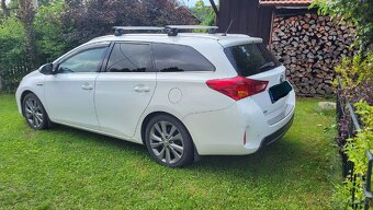 Toyota Auris Touring Sports HSD - 9