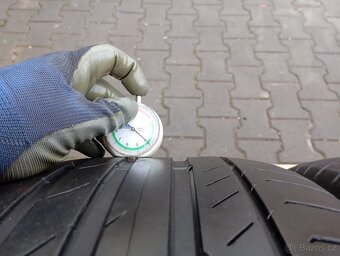 235/55/18 letní pneu continental - 9
