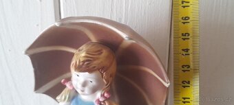 PORCELÁNOVÁ FIGURKA HOLČIČKY S DEŠTNÍKEM (VYROBENO V JAPONSK - 9