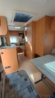 Bürstner Ventana 480, palandy, Ultraheat, podlahové topeni - 9