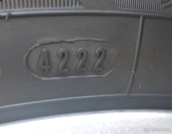 ŠKODA OCTAVIA 1.6(75kw) SLEVA(zadní dveře v elekt - 9