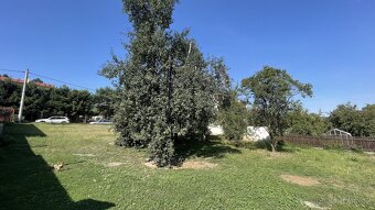 Prodej pozemku pro výstavbu o rozloze 813 m² - Týnec nad Sáz - 9