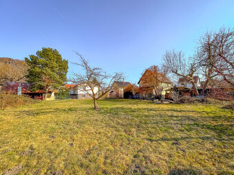 Stavební pozemek určený k výstavbě RD, obec Valtířov - 9