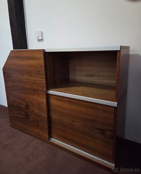 Skříň s posuvem a poličkami DÝHA OŘECH - 9