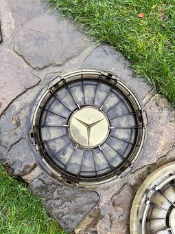 Poklice Mercedes Benz - 9