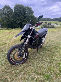 KTM 690SM - 9