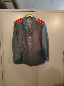 Uniformy + doplňky z minulého režimu - 9