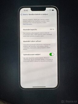 iPhone 13, Apple Watch 4, AirPods Series 2 - 9