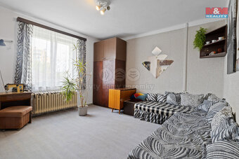 Prodej bytu 4+1, 92 m², Komárov, ul. Nad Oborou - 9