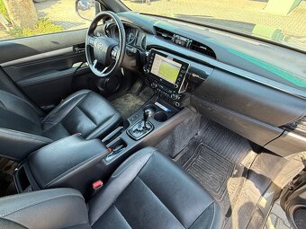 Toyota Hilux 2.8 d-4D 150kW - r.v. 5/2022 - ZÁRUKA - 9