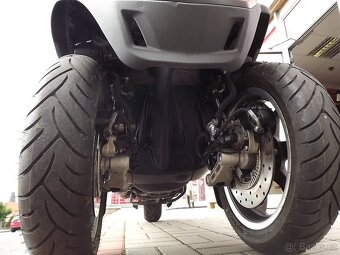 Piaggio MP3 300 Sport - 9