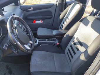 Prodám FORD FOCUS Kombi 2010 benzín - 9