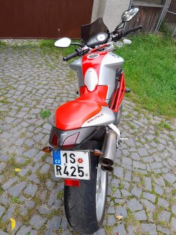 MV Agusta Brutale 910 - 9