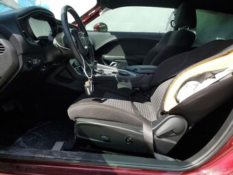 Dodge Challenger SXT 3.6 V6, automat, najeto jen 27tis. km - 9