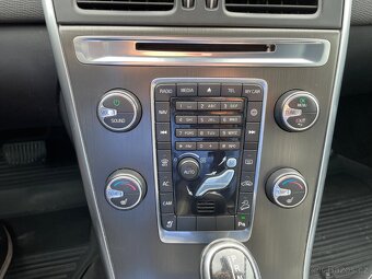 Volvo XC60 2.4D 158kw, 2014, automat, 4x4, děts.sedačky - 9