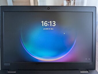 Lenovo ThinkPad L390 - Super stav - 9