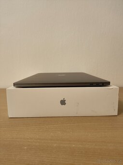 MacBook Pro 2019 A1990 – i7 / 16 / 256 - 9