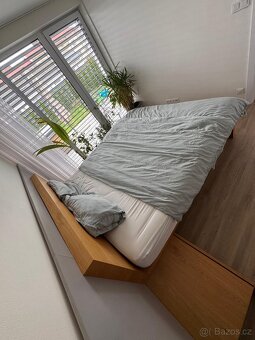 Postel z dubového masivu - 9