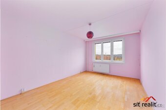 Prostorný byt 4+1, 84 m2, klidná ulice, výhledy do zeleně, K - 9