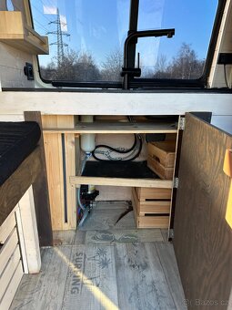 Přestavěný VW T5 připravný na nová dobrodružství - 9