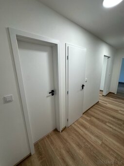 MODERNÍ NOVĚ ZREKONSTRUOVANÝ 2+1 BYT | UHERSKÉ HRADIŠTĚ - 9