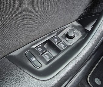 VW Passat Variant Business 2.0 TDI 110 kW 7DSG - 9