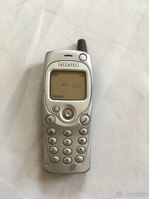 Alcatel OT-501: krásný retro mobil bez foťáku - 9