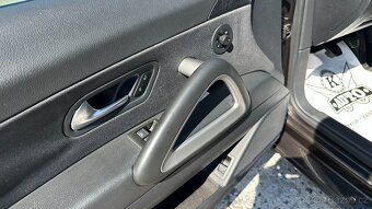 Volkswagen Scirocco 1.4TSi 90kW Stav,PDC,Navi - 9