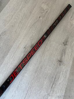 Opravená hokejka CCM Jetspeed FT5 P28 75flex ZÁRUKA - 9