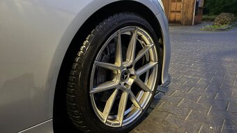 Mercedes Benz e-class AMG coupe - 9