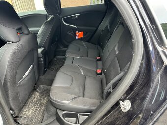 Prodám Volvo V40 D2 1.6 84KW - 9