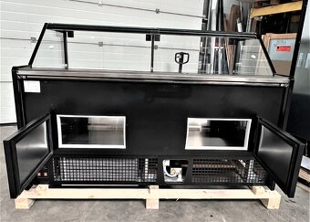 Chladící vitrína s hranatými skly 2m - 9