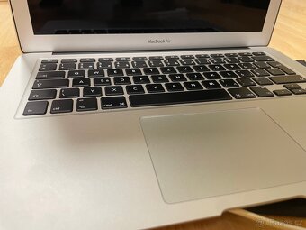 MacBook Air 2017 - 9