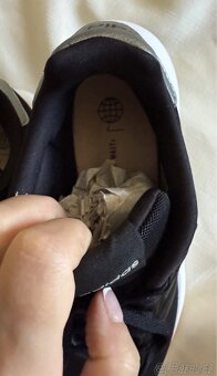 Dívčí botasky Adidas vel. 38 (stélka 23,5 cm) - 9