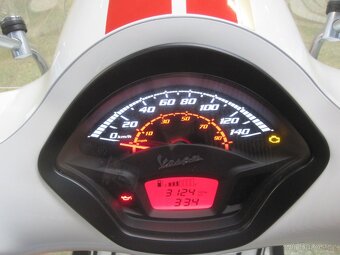 Piaggio Vespa GTS 125 Super - 9