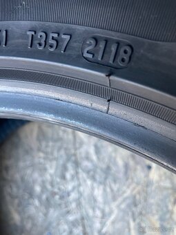 Sada pneu 225 45 18 - 9