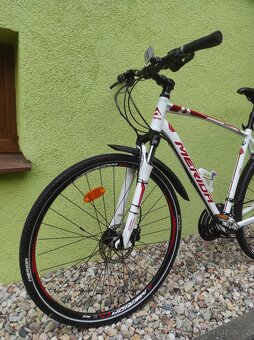 Značkové trekové kolo Merida Crossway 28"/21,5" disk - 9
