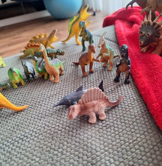Dinosauří figurky - 9