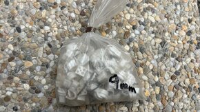 Prodám natloukací plastové kabelové příchytky vel.5a7a9mm - 9