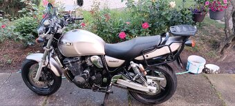 Suzuki GSX 750 inazuma - 9